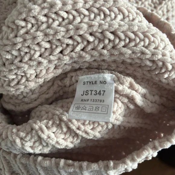 POL Oversized Chunky Chenille Sweater Size Large - Picture 4 of 9